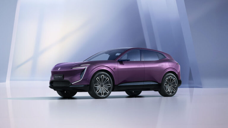 AVATR07 EXTERIOR 45VIEW