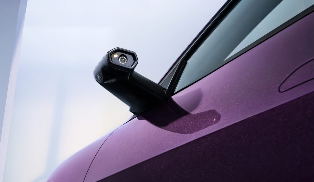 Ultra-clear electronic rearview mirrors